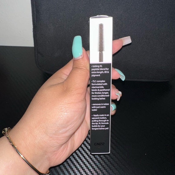 Tarte- Tartelette XL Tubing Mascara - Picture 6 of 9